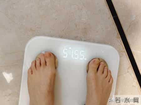 查出肺癌后，他后悔直言：肺癌早期不是胸痛，而是身上5种异常！