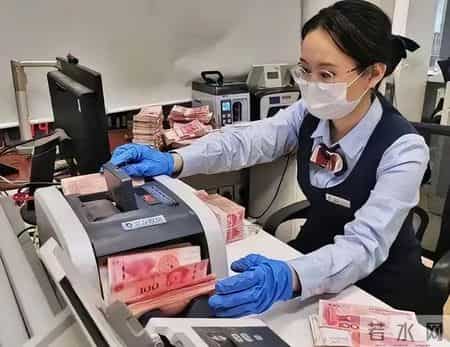 养老“保底方案”来了，即使从没交过社保，这样做也能月领近千元