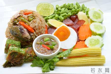 胃病与鸡蛋有关？医生：胃不好的老年人，吃鸡蛋千万避免4种食物