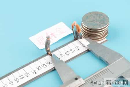 2026年养老金或双双调整，企退、事退和农民，分别能涨多少钱？