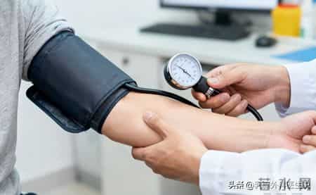 心内科医生直言：冠心病这4项指标正常，心梗还离你很远，别担心