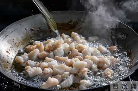 医生调查发现：上了年纪经常吃猪油，不出半年或有这几大变化