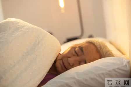 别羡慕“秒睡”的人！研究发现：“倒头就睡”是身体在提醒你小心