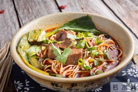 高血压一口酒都不能喝？医生怒斥：高血压还喝这5样，不要命了