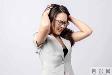 胸口总是“隐隐作痛”，是怎么回事？提醒：可能是3种疾病的信号