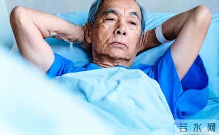 60岁大爷血压骤降昏迷，医生：苯磺酸氨氯地平不可和这3种药搭配