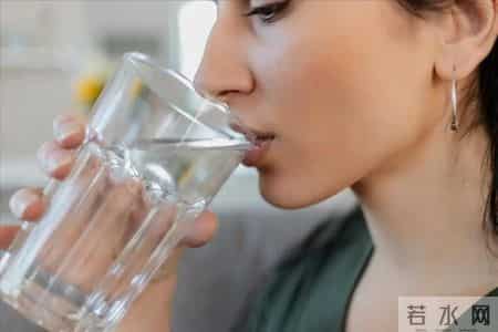 医生提醒：最伤肾脏行为，不是憋尿！而是频繁地去做这5件事