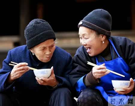 医生直言：若每天只吃两顿饭，不出半年，身体或有这几种变化！