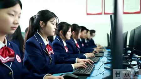 去文凭时代要到来？罗振宇重磅预言，3年内高中生可进大厂拿高薪