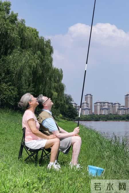 当你老了孤独一人，会跟子女一起住养老吗？听听过来人说的真心话