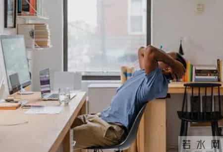 42年教龄，中级职称：教师退休收入与公务员的养老金数据对比