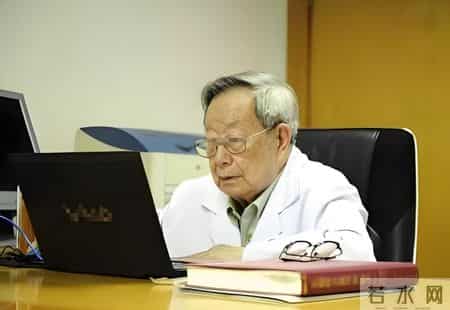 45岁男子甲状腺癌手术顺利，1年后入院，医生：忽略了这3点