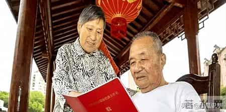 退休别拖到生日当天！有人晚交1天，少拿上万养老金