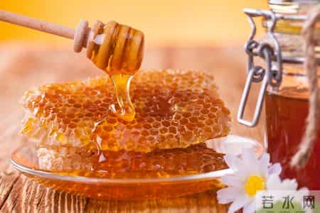 服用降糖药，不可以吃橘子？告诫：吃降糖药，2种水果请谨慎食用