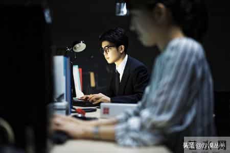 职场中：有的人有能力却在评优和提拔名单上输得彻底