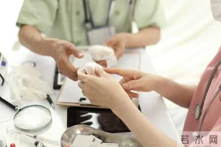 56岁男子肌肉溶解离世，医生痛心提醒：长期吃他汀犯了6个错误