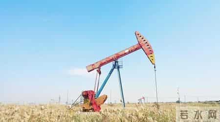 油田年终奖到位，两万转给儿子，作为他们小家的旅游资金