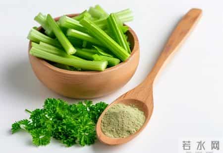 芹菜大量上市！医生再三强调：糖尿病患者吃芹菜，多注意这5点！