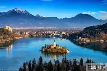 身边的亲戚朋友总爱念叨一句话：不结婚不生孩子，老了谁管你？