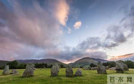人老了才发现：钱不借三人，借了难收回