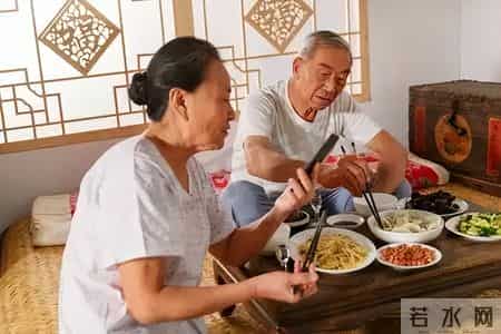 胃病往往是“养”出来的？提醒：胃不好的人，这3习惯要尽快改掉