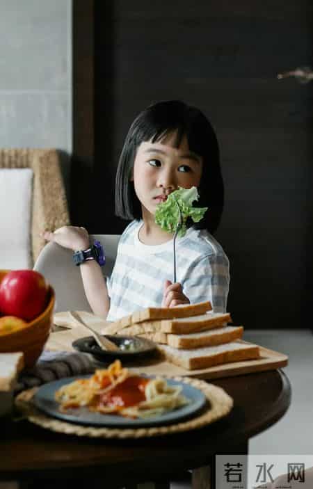 全网爆火的“小孩菜”视频：原来小孩是要吃小孩菜的