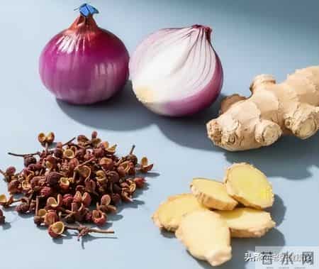 厨房常见的五类调味料，是肾病的加速器，千万要少吃！