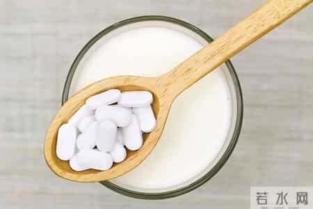 钙片再次成为关注中心！医生发现：吃钙片后，千万多留意这4点！