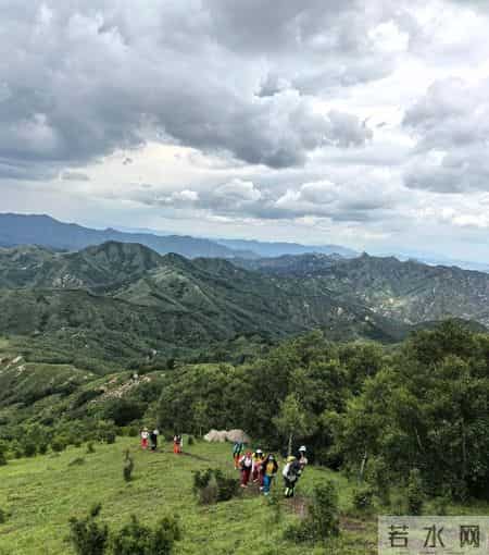 2026年首个“牛马顶潮流”出现
