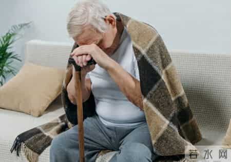 63岁老人腹泻发热，被确诊为艾滋病，经常跟女伴去跳广场舞