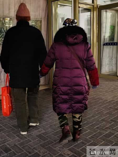 晚年搭伙过日子，70岁大爷直言：女人过60，只剩这两点最吸引人
