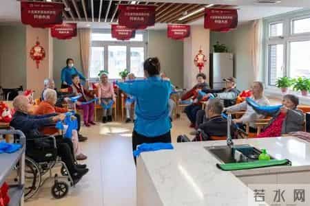 公共浴室变晾晒间？养老机构硬件过剩，背后的需求错配