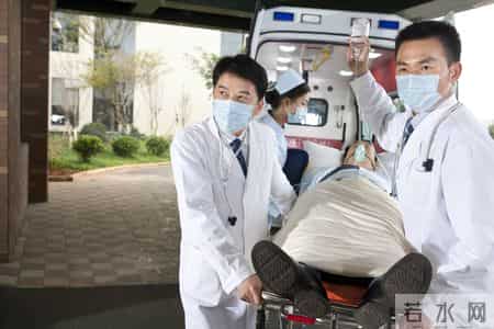 多名医生发现：脑出血抢救过来的人，基本都有这些共性，要谨记