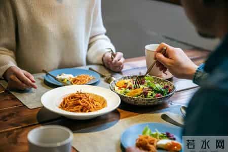 医生告诫：最能减缓血管堵塞的行为，不是散步！而是频繁做这3事