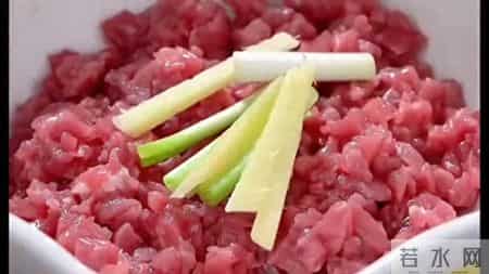 美味盖浇饭！肉肉和蔬菜的完美结合，每一口都是幸福的味道！