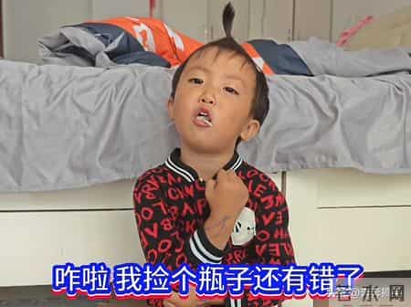 小满儿捡瓶子不嫌脏，原因不光是爱护环境，还可以实现财务自由！