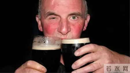 高血压必须滴酒不沾吗？医生：高血压喝酒，或要承受这5个后果