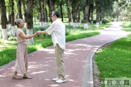 退休了，只要你不入任何人的局，你将活得很自在