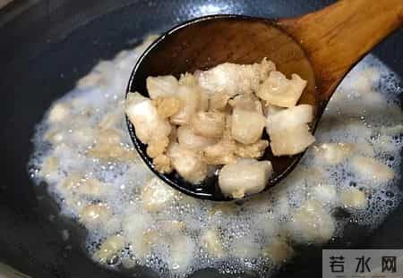 一勺猪油等于五副药？医生苦劝：高血压患者吃猪油，要牢记这4点