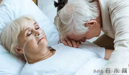 德国分析多位胰腺癌患者，惊讶发现：患胰腺癌的人，有5大恶习