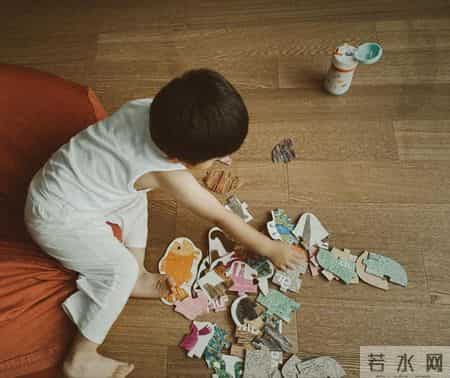 整天“抓捏扔”的宝宝，这些优势，别的孩子比不上