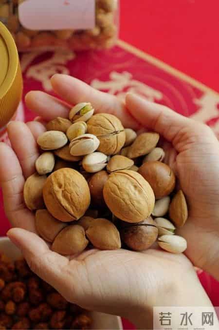 越来越多的人心梗离世！医生反复提醒：少吃芹菜，多吃这几种食物