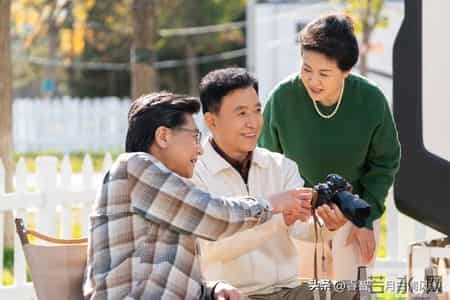 72岁的父亲突然病逝 才发现 很多男人没有真正的 养老生活