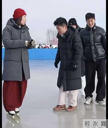 董宇辉长春滑冰让小伙伴一起玩！网友：碰上这样的老板要使牛劲干