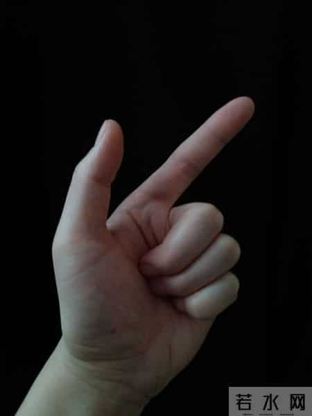 手指是脑梗“报警器”？脑梗前手指会出现这些症状，别大意！