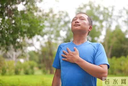 癌症到最后都是咋去世的？医生叹息：去世前，身体有5个征兆