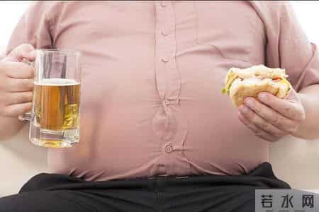 医生研究发现：每日饮酒的糖尿病人，多数临近60岁或有5种异样