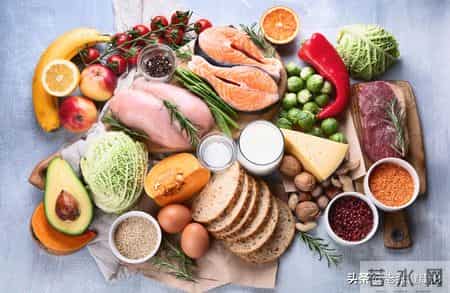 维生素千万别乱吃！吃多了可能中毒、肝损伤，尤其是2种维生素！