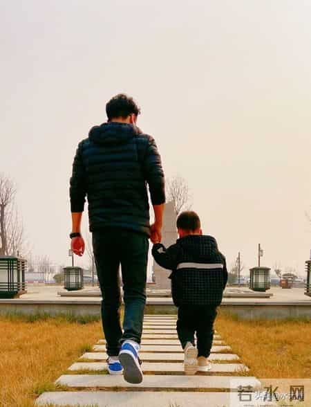 一个家庭最大的“风水”，不是钱，不是房，而是儿子跟爹的关系