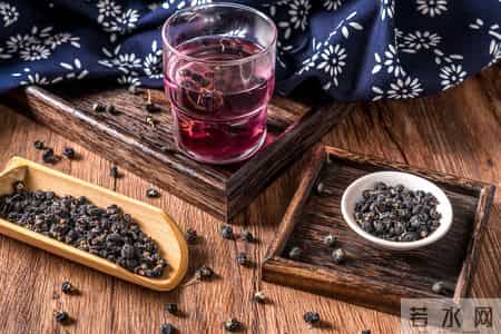 最补肾的一种果子，对眼睛和头发都特别好，建议多吃，安稳过秋冬